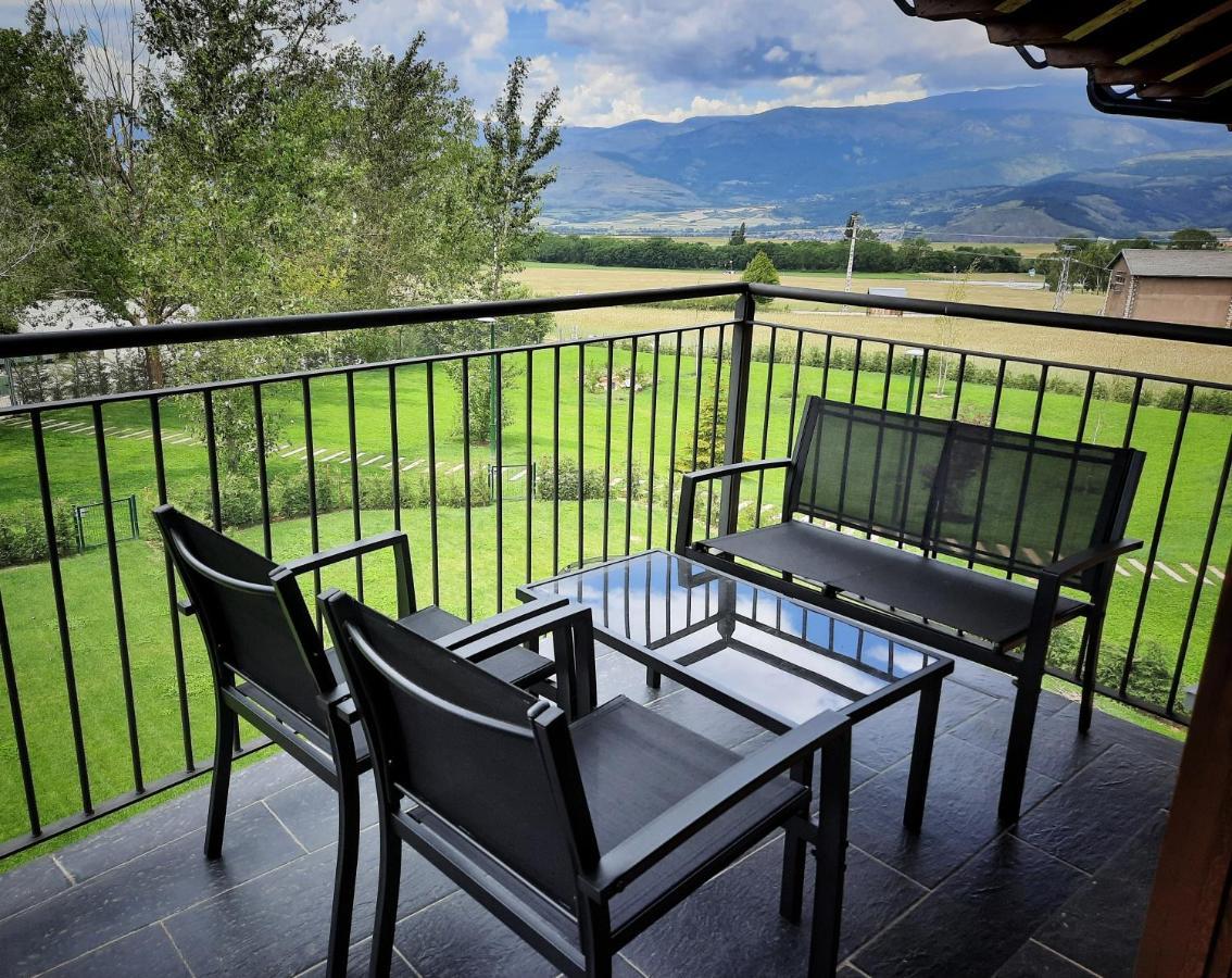 Appartement Le Mouflon Sainte-Leocadie Bagian luar foto